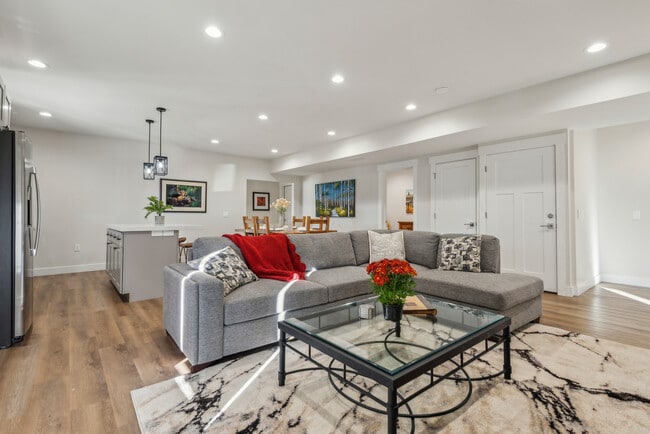 Photo - 1073 N Ml Rd