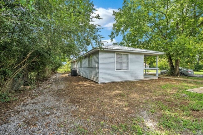 Photo - RARE 4BR Bessemer Beauty – Huge Space, Modern Updates & Low Move-In Costs!