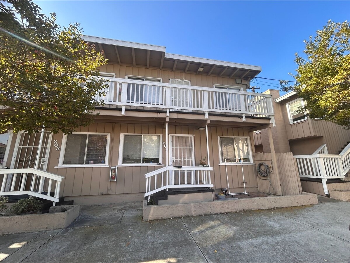 Acacia203-209 - Acacia203-209 Apartment Unit 205