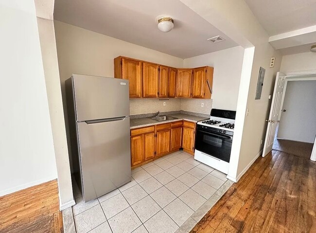 Photo - 94 Harman St Unit 1