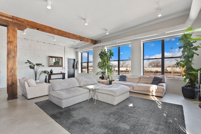 Photo - 2419 W 14th St