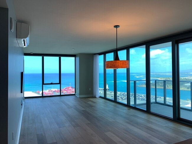 Building Photo - High Floor - Corner Unit 3002