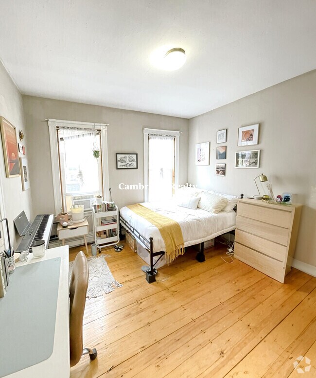Building Photo - 56 Calumet St Unit 3 Rental