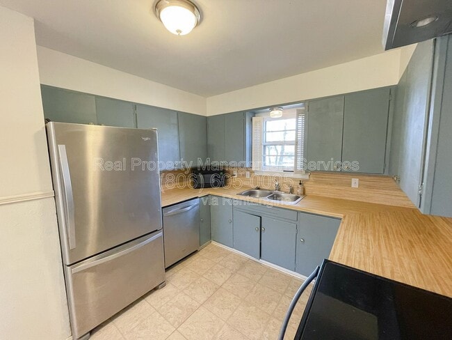 Photo - 3105 44th St