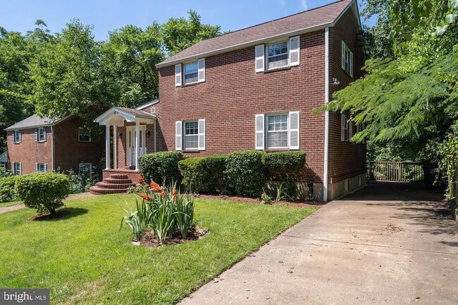 Building Photo - 104 S Columbus St