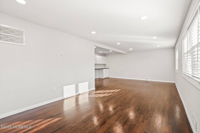 Photo - 222 Elmwood Ct