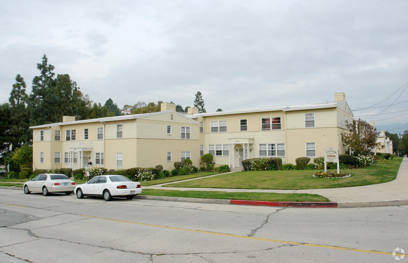 Silver Lake Garden Apartments - Silver Lake Garden Apartments