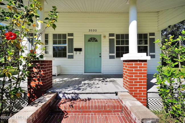 Photo - 3532 Fleet St