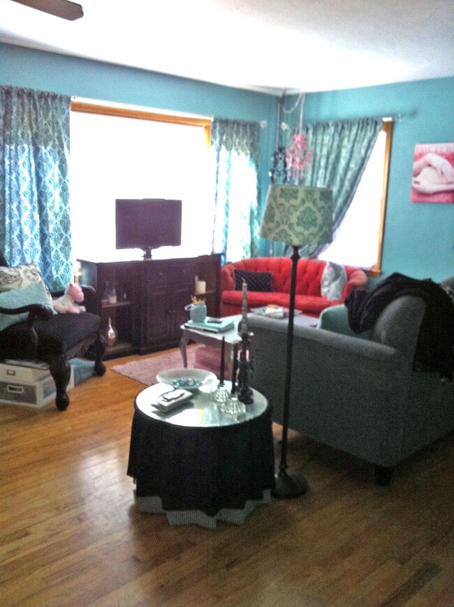 Building Photo - 636 S Loomis Ave