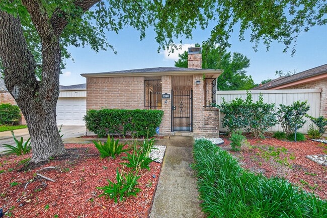 Photo - 14222 Stokesmount Dr