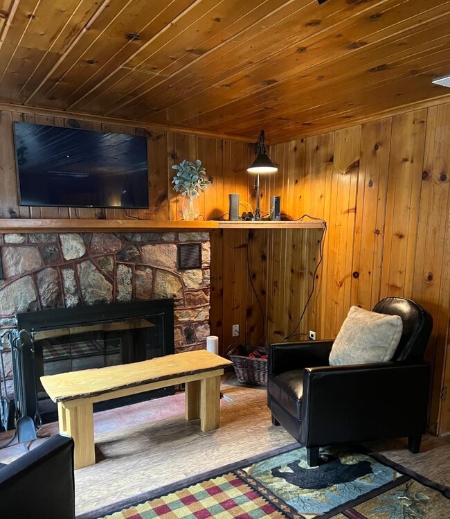 Photo - 3327 Fir Ave