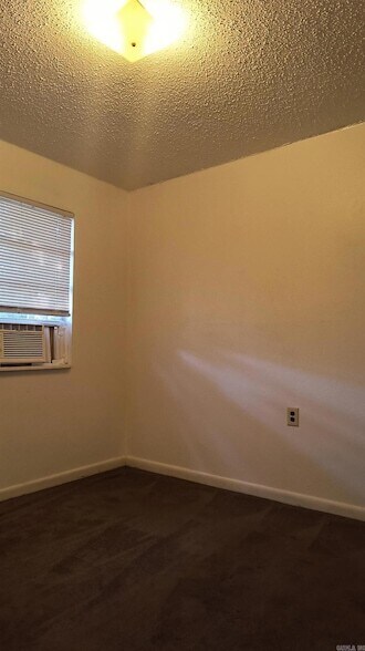 Photo - 2100 Sidney St