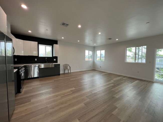 5526 Blackwelder St Unidad #5528