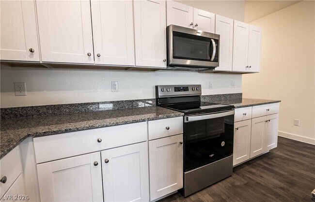 Building Photo - 12749 Epperly St