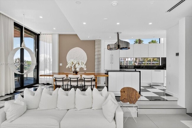 Photo - 11 Century Ln