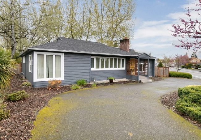 Building Photo - 11790 SW 90th Ave