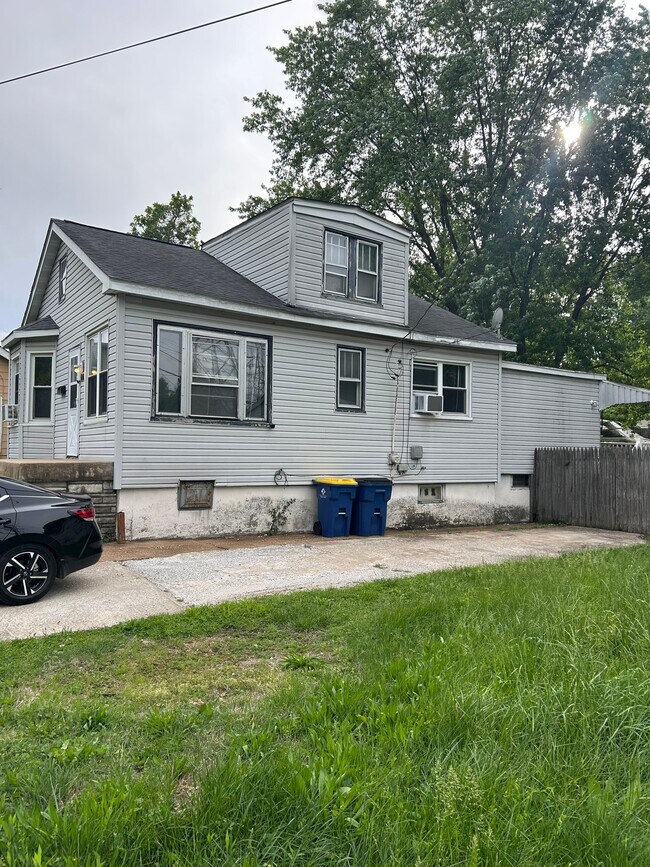 Photo - 2425 Wheaton Ave