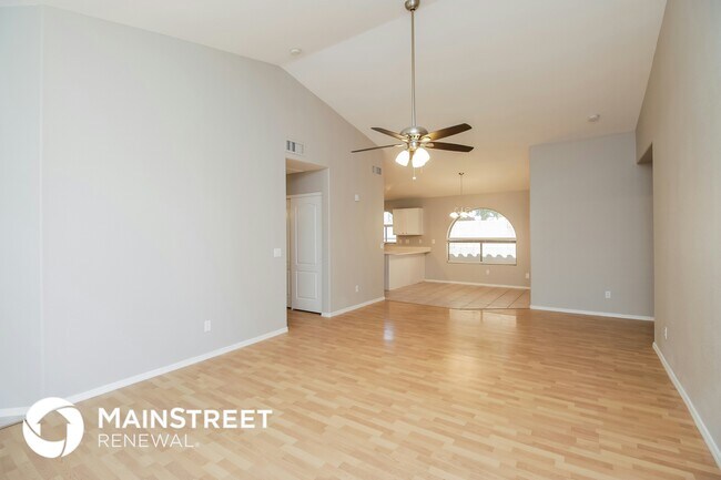 Photo - 588 E Devon Dr