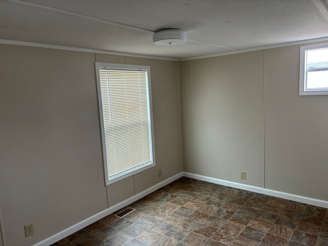 Photo - 810 Hayes Crossing Rd