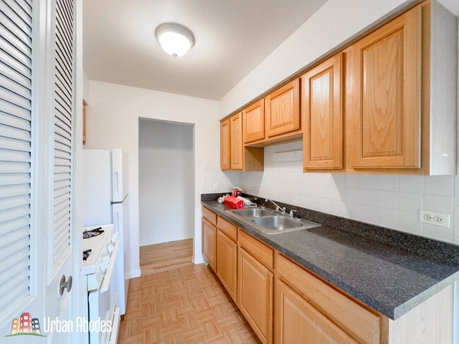 Photo - 527 W Aldine Ave Unit M04B