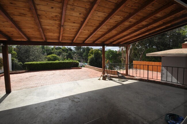 4967 Campanile Dr
