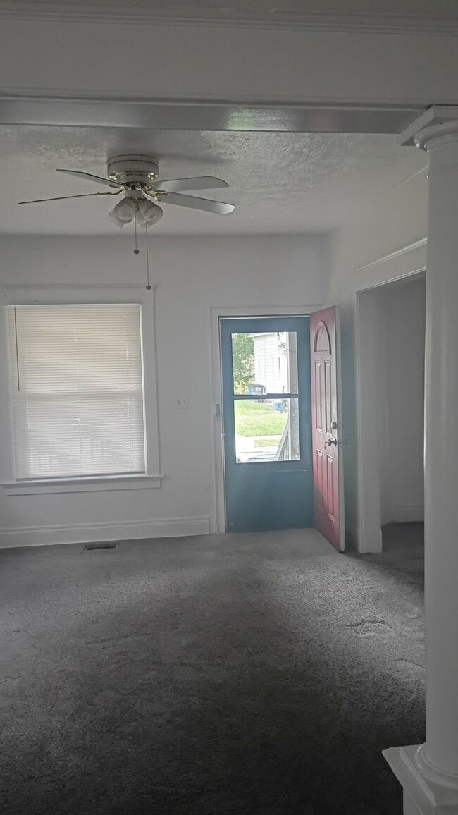 Photo - 1122 Pinewood Ave