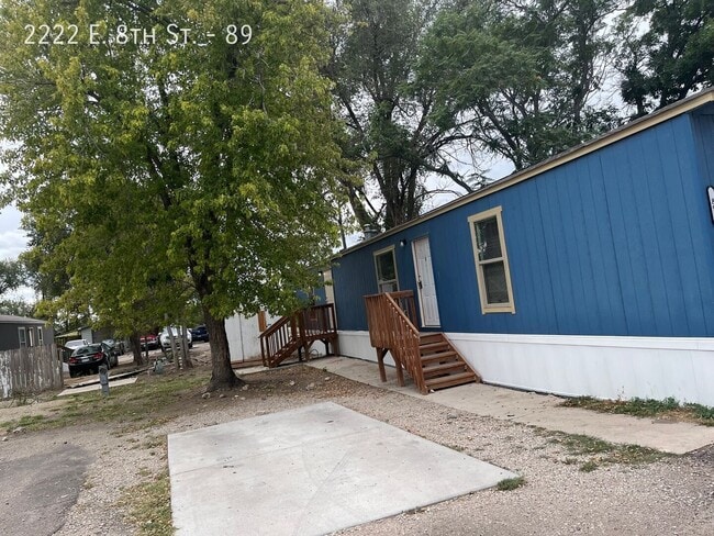 Building Photo - 2222 E 8th St