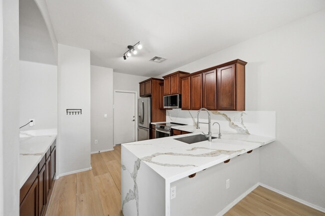 Photo - 2250 E Wayland Dr