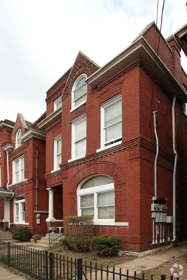 Front of building - 213 W Hill St