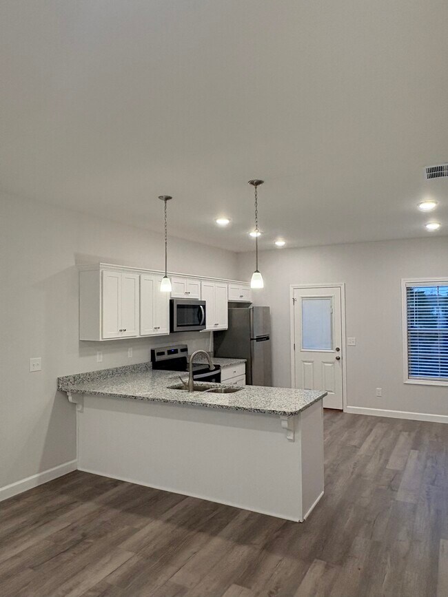 Photo - 871 Rodeo Ln