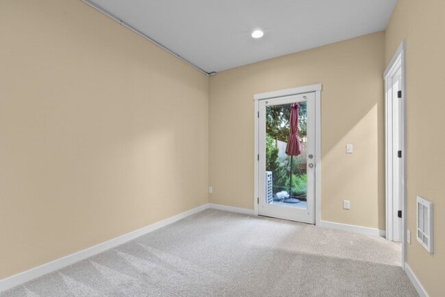 Photo - 3bd/2.25ba Seattle Townhouse