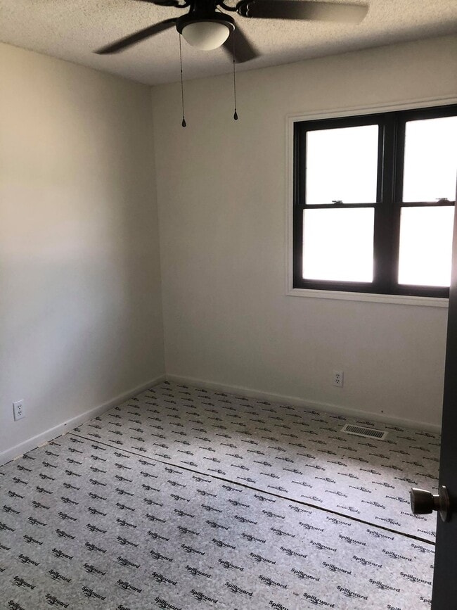 Photo - 123 E Osage St