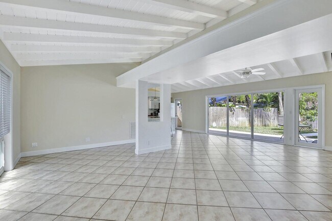 Photo - 1733 SW 5th Ct