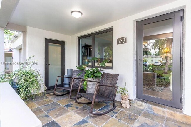 Photo - 633 Mokena Dr