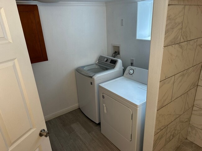 1514-1516 19th Ave