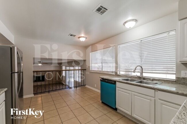 Photo - 5262 Holbrook Dr