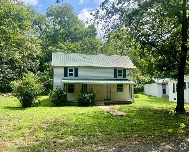 Building Photo - 3 Bed/ 1Bath Country Home w/Yard