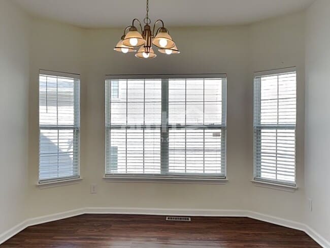 Photo - 141 Claybrook Ln