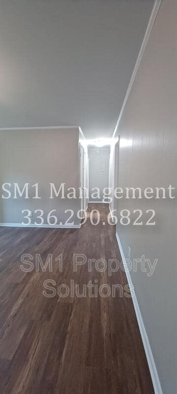 Photo - 404 Grand St