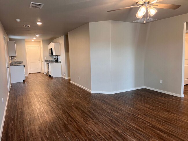 Photo - HALF OFF FIRST FULL MONTH OF RENT!!! - Ava...