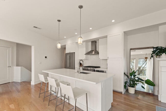 Photo - 283 Old Colony Ave Unit 3