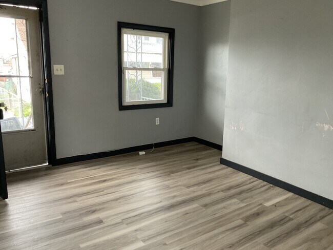 Photo - 3002 Garbett St