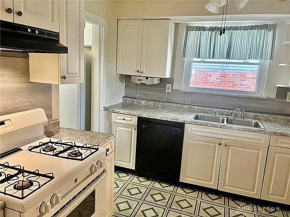 Photo - 1936 Litchfield Ave