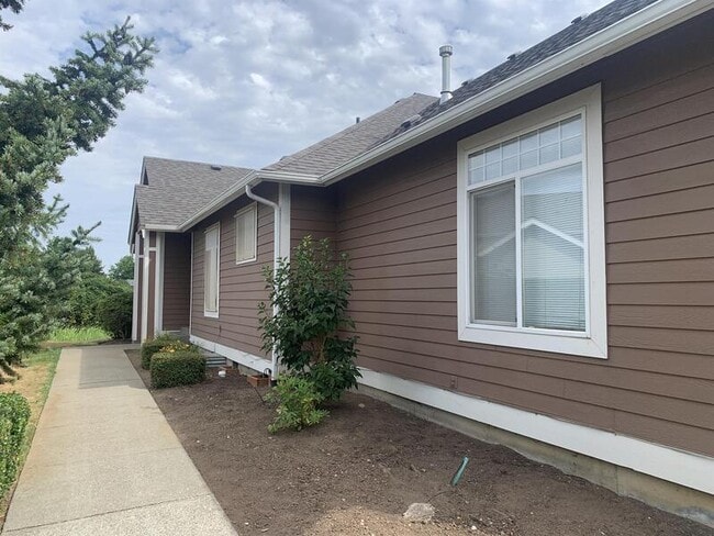 Photo - 190 W Maberry Dr