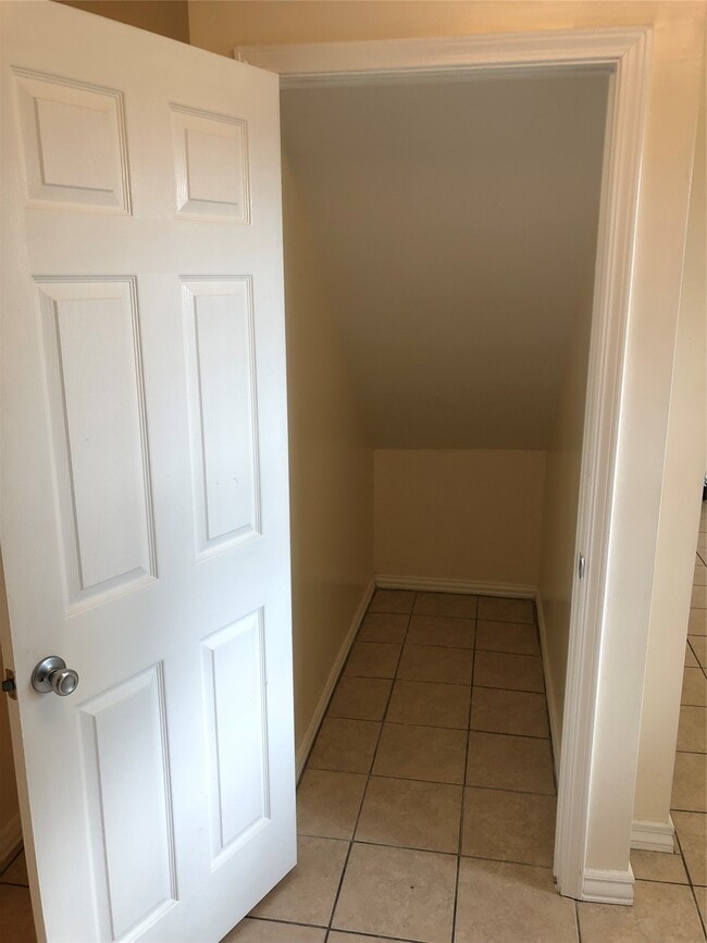 Photo - 4927 Leeland St