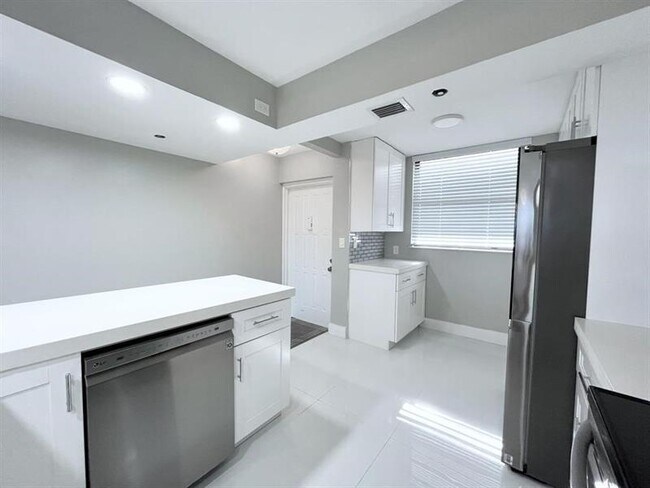 Photo - 1266 S Military Trail Unit 554