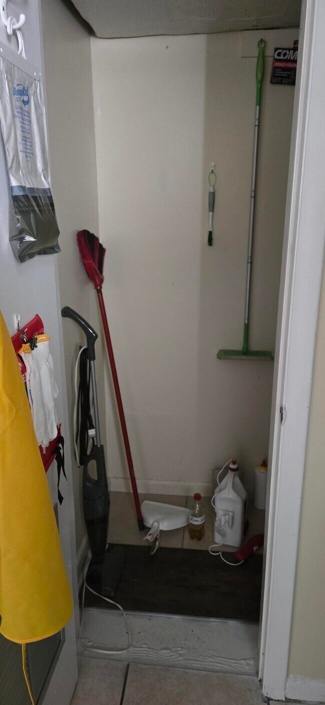 Photo - 1600 S N St Unit 107