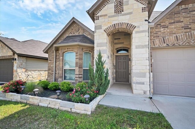 Photo - 1909 Goldilocks Ln