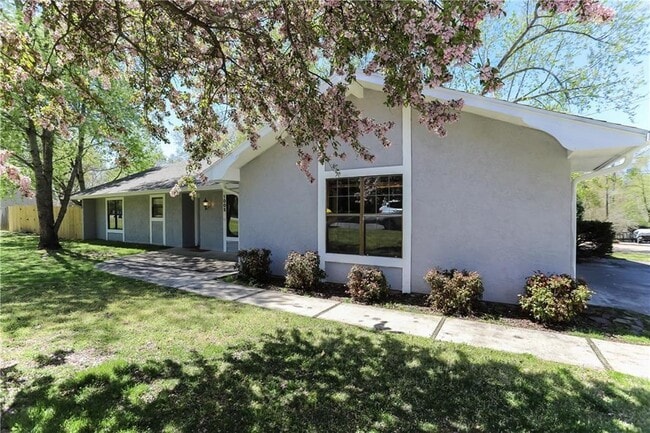 Photo - 1005 Robin Haven Dr