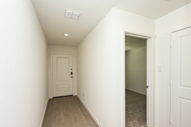 Photo - 10728 Gun Barrel St